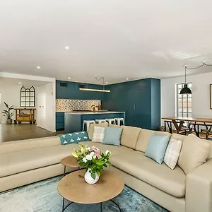 https://the-beach-penthouse.hotelsbyronbayaustralia.com
